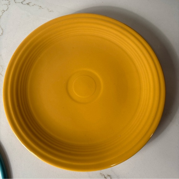 2 Fiesta Ware Original Turquoise, Yellow Plate 9 1/2” Fiestaware Vintage - Picture 5 of 6